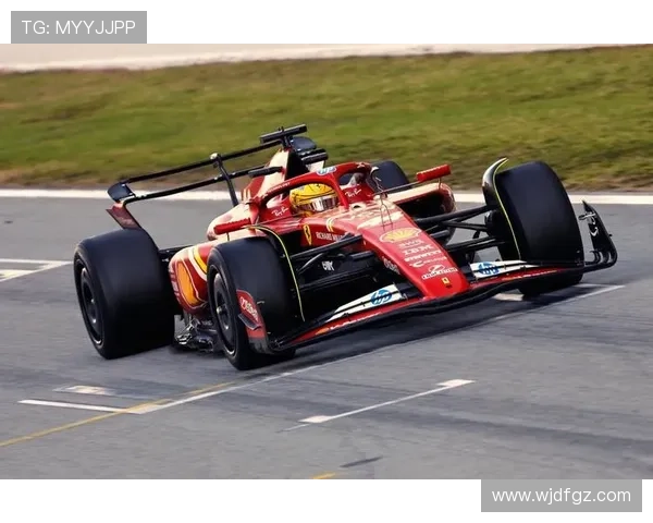 F1新赛季风云再起车队升级车手博弈引爆全球关注冠军格局重塑 F1新赛季风云再起车队升级车手博弈引爆全球关注冠军格局重塑