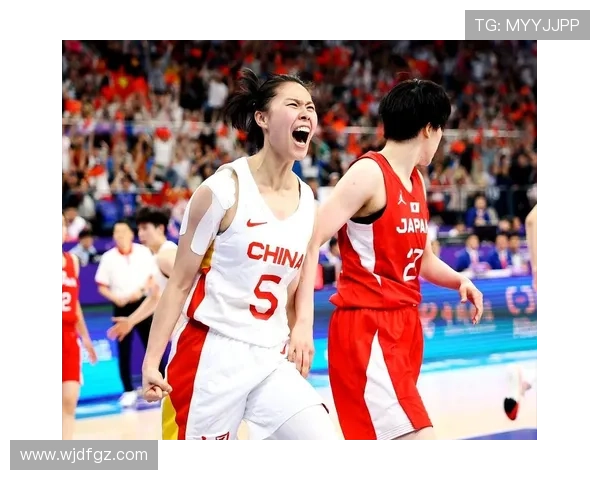 中国女篮力克美国队挺进奥运决赛 全员拼搏展现团队精神