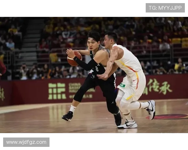 中国男篮新帅首秀告捷联赛改革提速引发全国球迷持续热议与期待 中国男篮新帅首秀告捷联赛改革提速引发全国球迷持续热议与期待