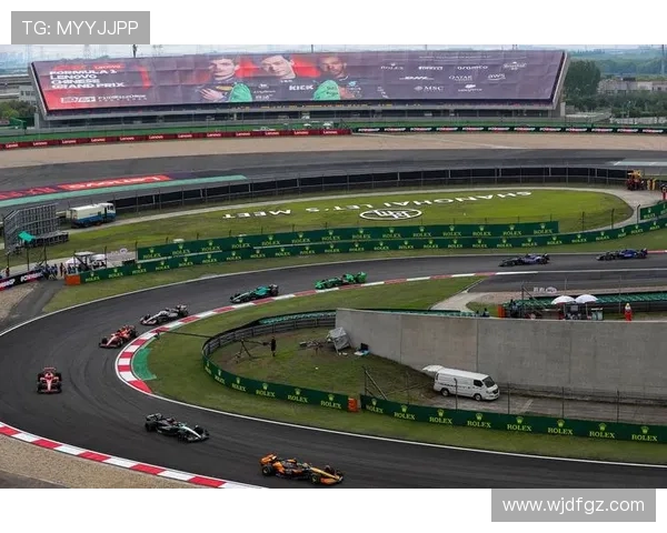 新赛季F1围场风云再起车队格局变化引发全球热议与车手未来竞争 新赛季F1围场风云再起车队格局变化引发全球热议与车手未来竞争