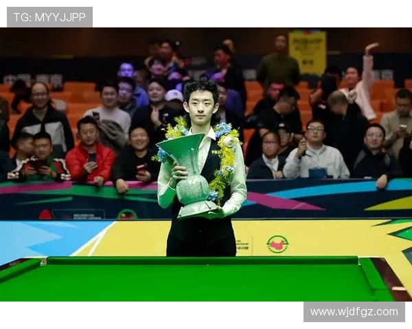 新赛季网球巡回赛激战正酣中国新星崭露头角引关注冠军争夺形势升温全球瞩目 新赛季网球巡回赛激战正酣中国新星崭露头角引关注冠军争夺形势升温全球瞩目