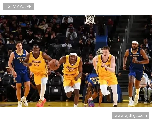 湖人逆转勇士上演精彩绝杀再度点燃球队季后赛强势冲击希望新篇章
