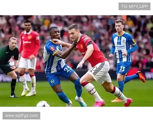 英超豪门鏖战再起焦点之夜掀起激烈冠军争夺潮局势骤变引爆球迷热议