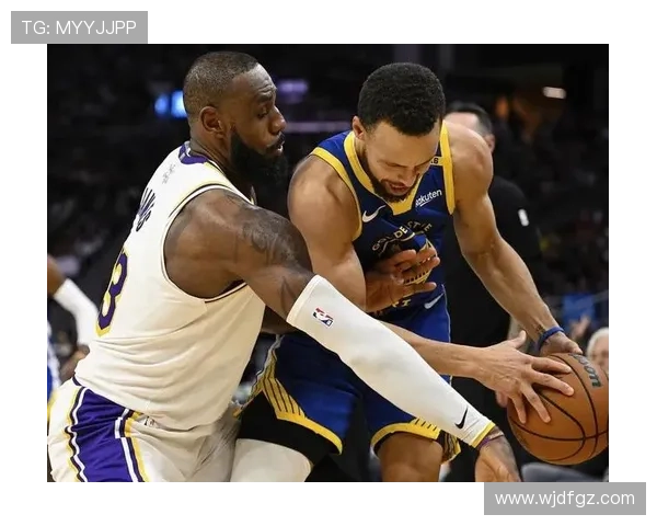 詹姆斯领衔湖人战胜勇士 库里三分手感不佳遭遇失利
